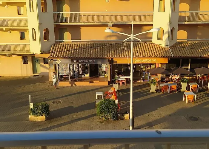 Joli Appartement Avec Grande Et Belle Terrasse, Au Pied De La Plage Du Grazel!